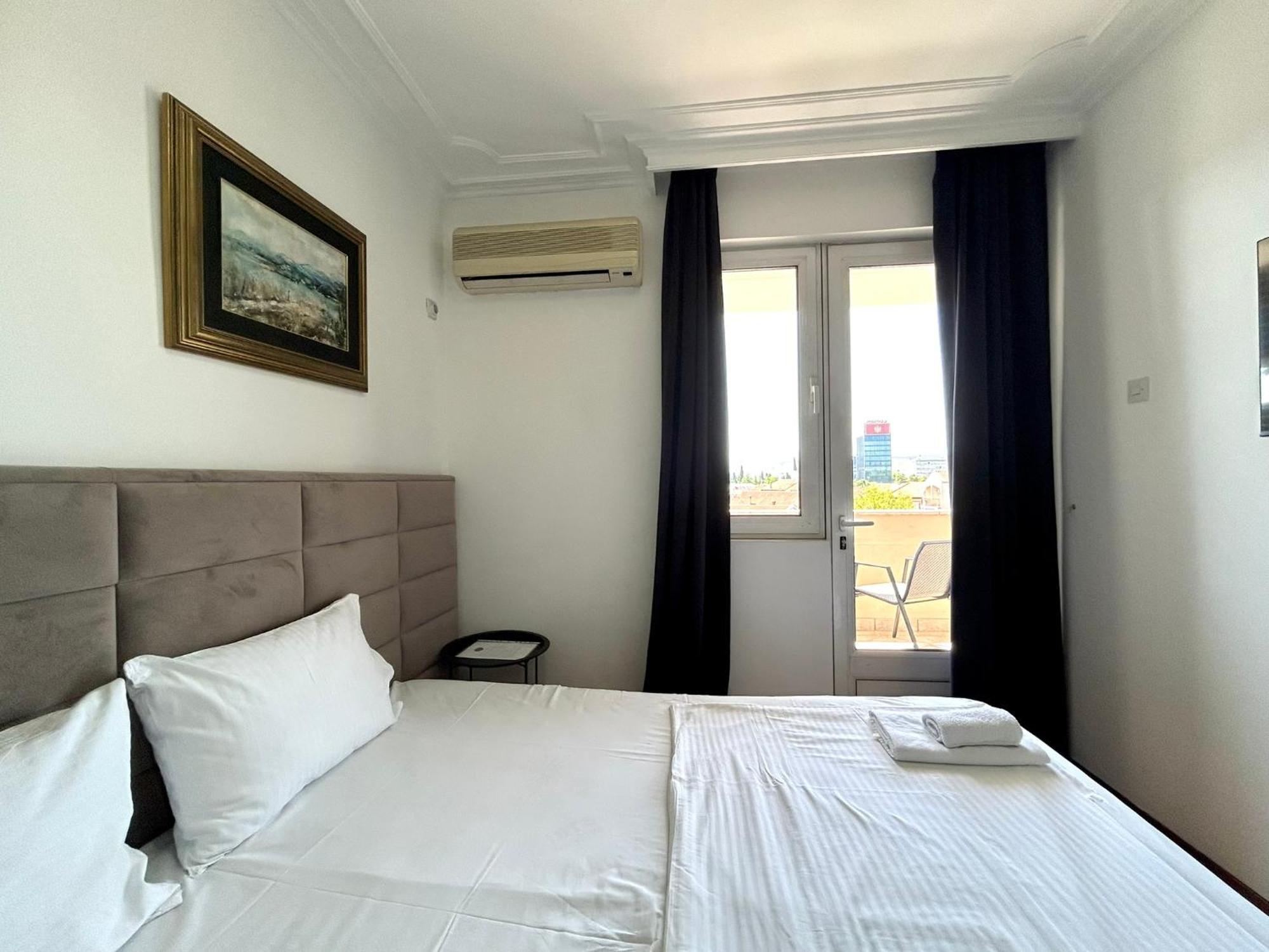 Hotel Bojatours 포드고리차 외부 사진